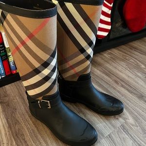 Used - Full sized Burb rain boots
